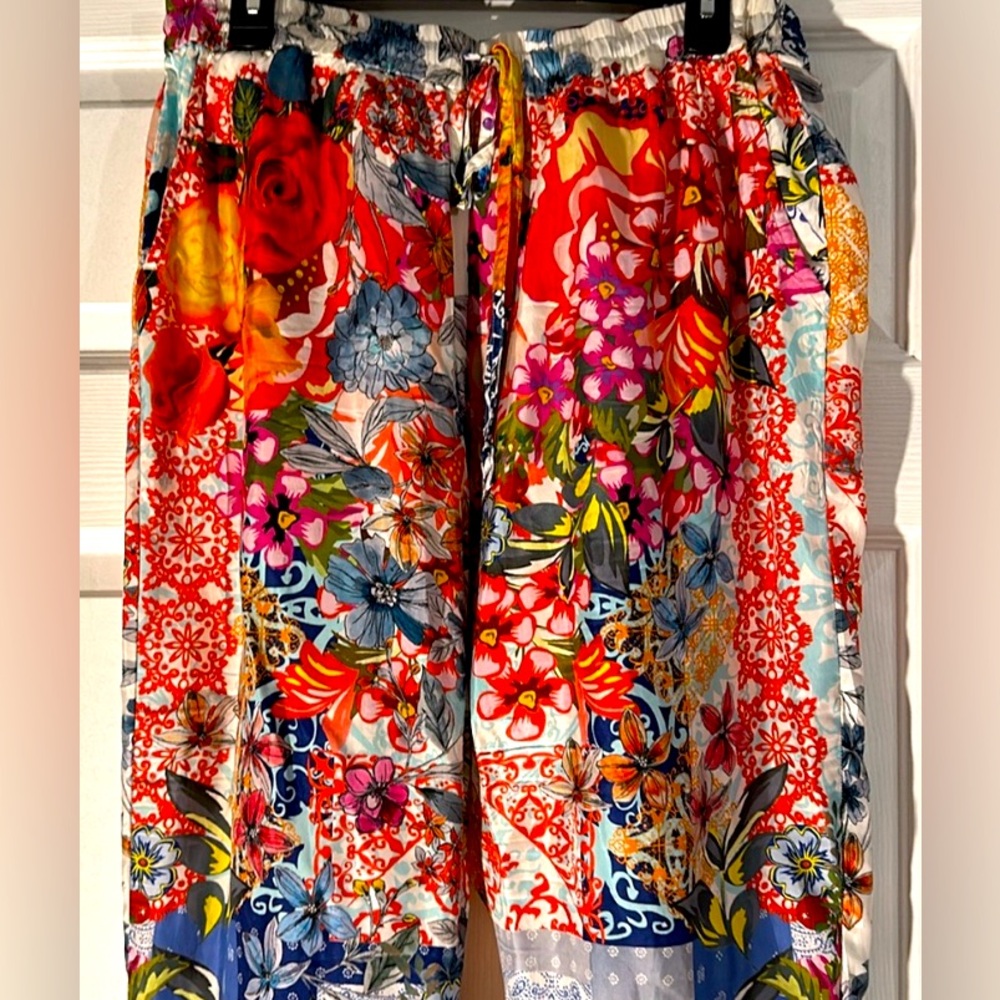 Gorgeous Johnny Was multi color jogger style pants ๐ - Picture 3 of 7